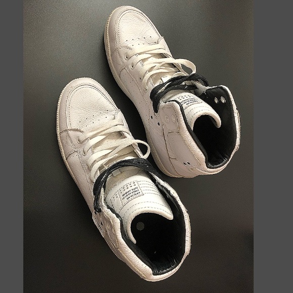 gravis shoes out of business